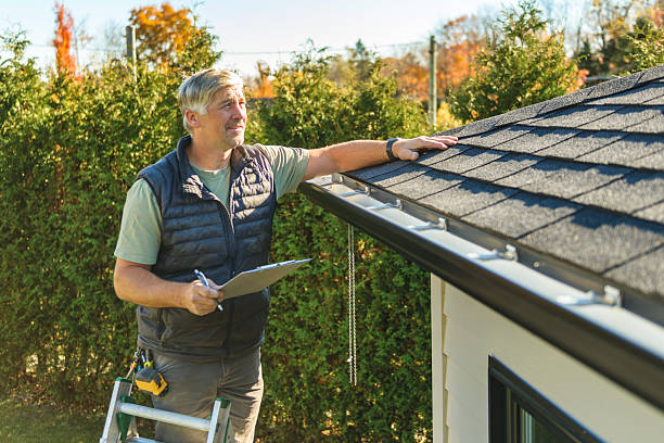 Professional Roofing technician working in Fulton, IL